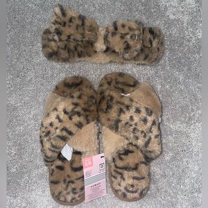 🐆NWB Serra Slippers and Headband Set